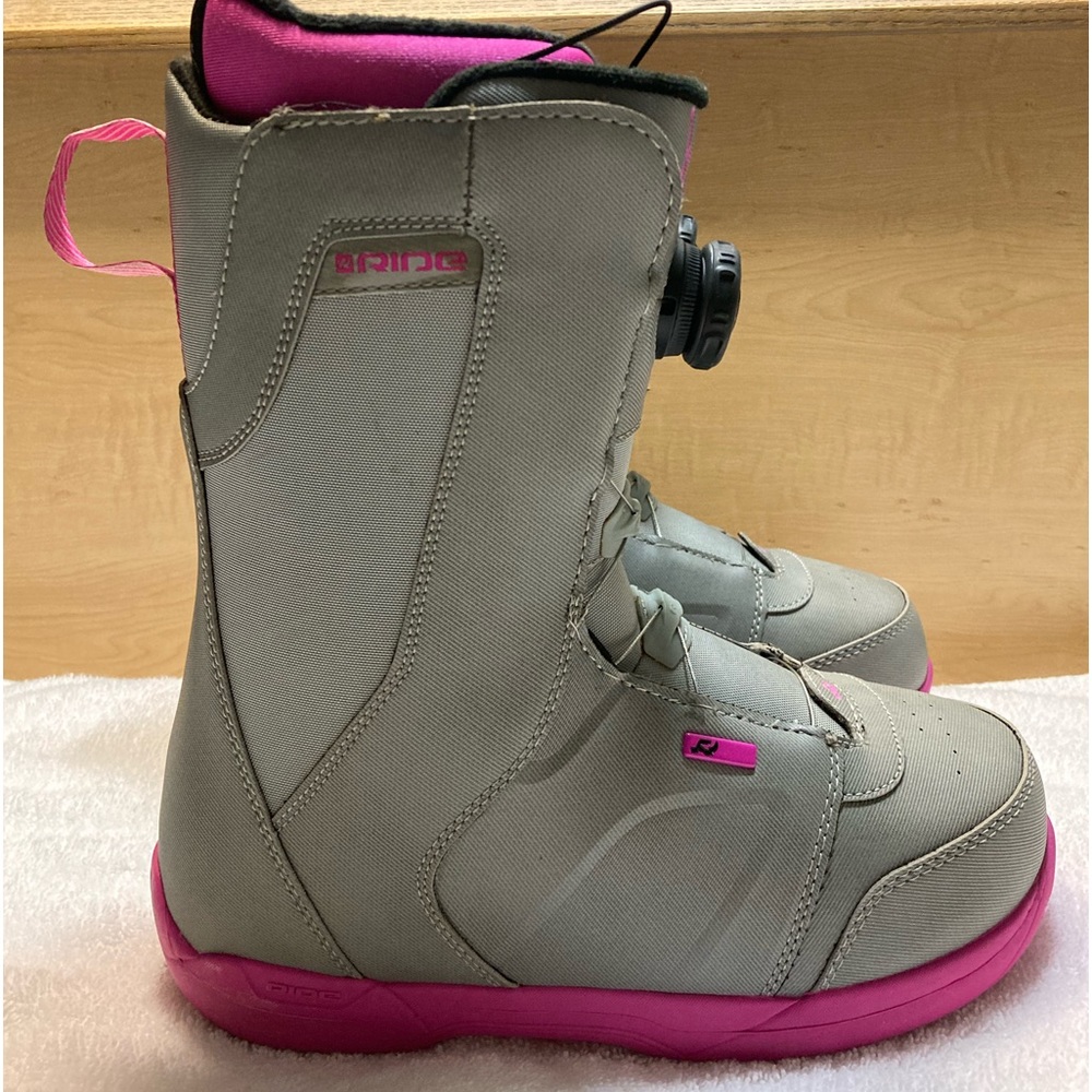 ❄️🏂💖LIKE NEW- BOA SYSTEM WOMANS RIDE HARPER SNOWBOARD BOOTS SIZE 8